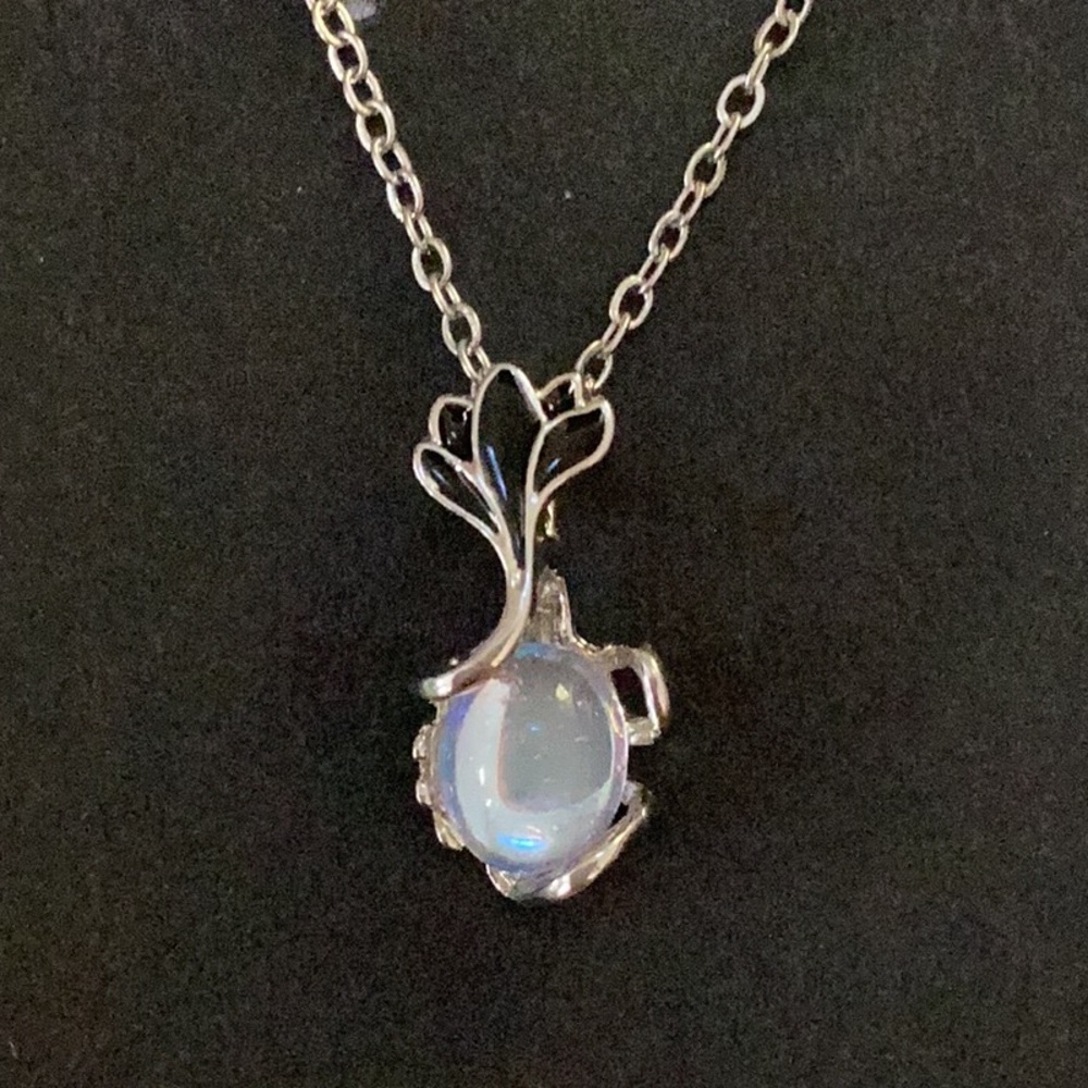 🌹New Gorgeous Clear Stone Pendant Necklace Sparkles & Shines So Fun to Wear 🌹